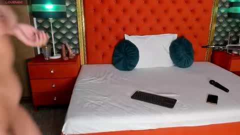 Valerie Val V online show from September 18, 11:53 pm