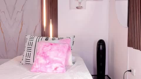 Vallolet Peach  online show from December 2, 12:03 pm