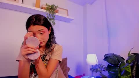 vamp  online show from March 5, 10:41 pm