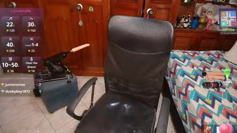 vane_latin18 online show from June 4, 9:10 pm