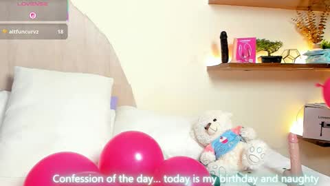 V A N E  online show from February 7, 4:15 am