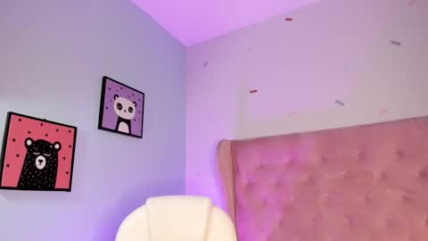 vanelope_evans_ online show from January 8, 1:06 pm