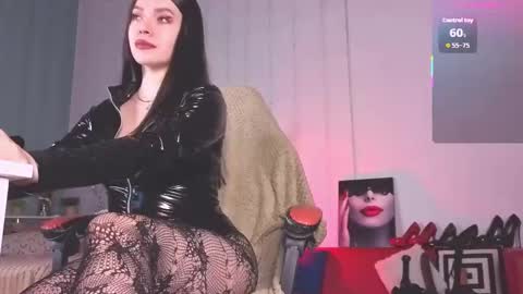 Snapshot of vanessa_ives chatting on September 25, 8:49 pm Vanessa online show from September 25, 8:49 pm