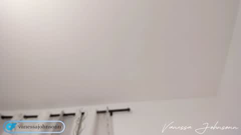vanessajohnsonn online show from January 4, 4:12 am