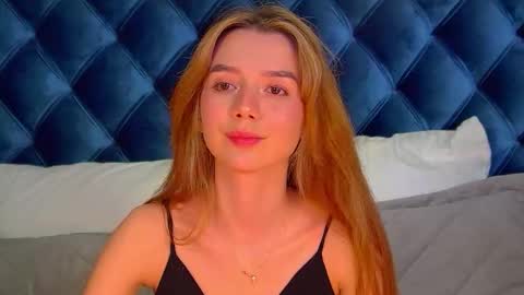 VanessaVienne online show from March 7, 4:29 pm