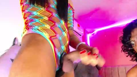 vannesa01 online show from December 6, 6:55 pm