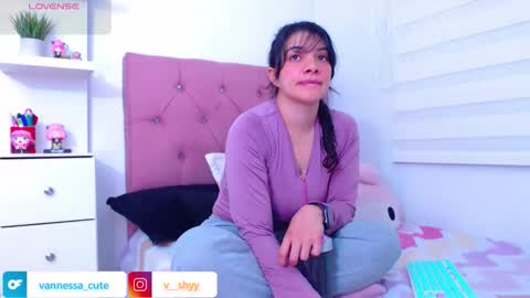 Snapshot of vannessa_shy chatting on September 10, 12:00 am Vanesa online show from September 10, 12:00 am