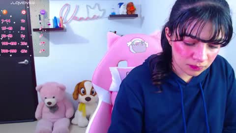 Snapshot of vannessa_shy chatting on March 6, 8:59 pm Vanesa online show from March 6, 8:59 pm