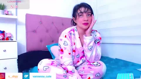 Snapshot of vannessa_shy chatting on September 28, 3:04 am Vanesa online show from September 28, 3:04 am