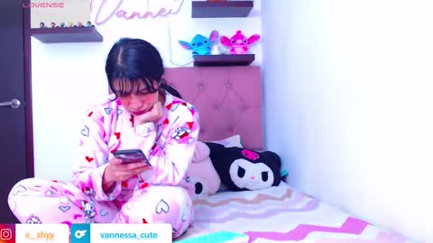 Snapshot of vannessa_shy chatting on October 9, 2:06 am Vanesa online show from October 9, 2:06 am