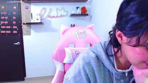 Snapshot of vannessa_shy chatting on March 12, 8:52 pm Vanesa online show from March 12, 8:52 pm