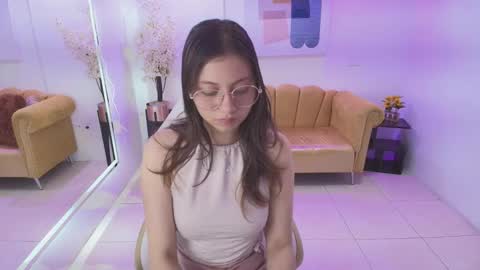 vannia t18 online show from December 13, 7:53 pm