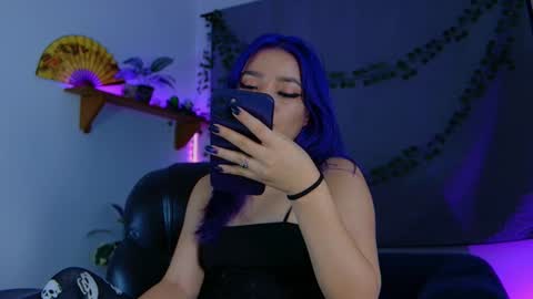 Snapshot of vayolett_dakotta chatting on October 27, 2:00 am Vayolett online show from October 27, 2:00 am