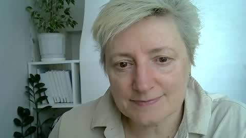 vea_motty online show from May 7, 3:08 pm