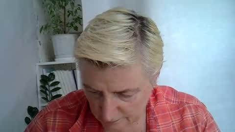 vea_motty online show from July 11, 1:25 pm