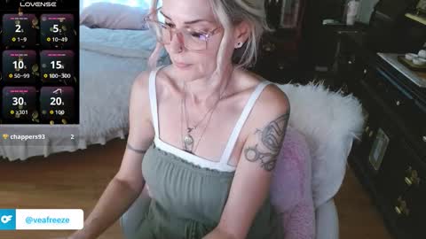 veafreeze online show from October 16, 5:51 am