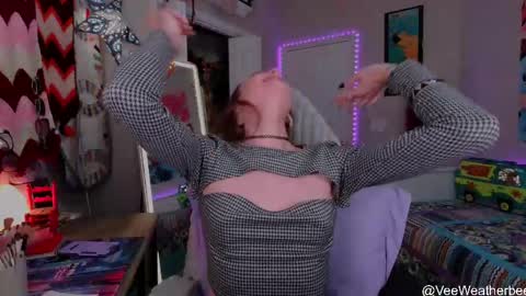 Violet Weatherbee online show from April 28, 2:27 am