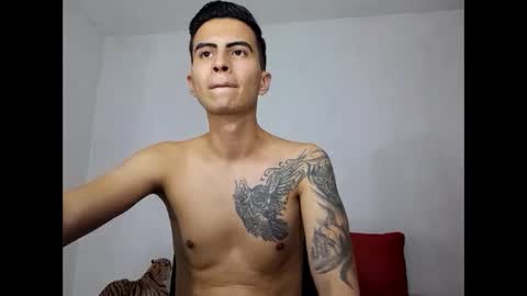 velk_hot1 online show from February 26, 11:52 pm