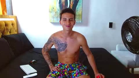 velk_hot1 online show from March 18, 3:51 pm