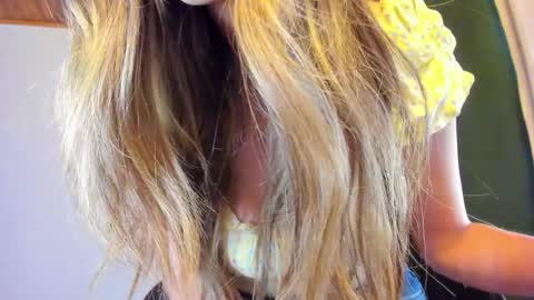 Sara online show from January 11, 3:07 pm