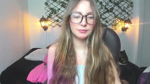 Sophi  online show from March 25, 12:39 am
