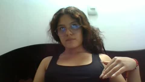velvet_moon_v online show from May 26, 2:17 am