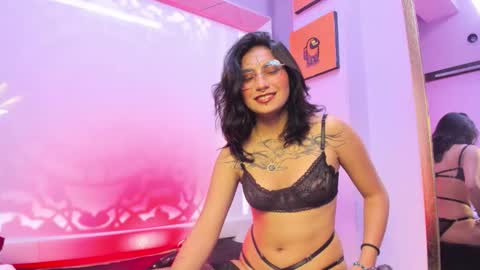 velvet  mystic online show from February 24, 3:53 am