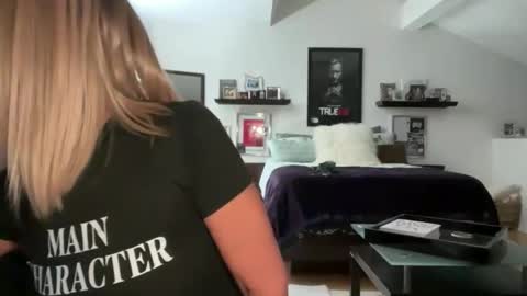 VelvetBarbie online show from April 16, 8:31 pm