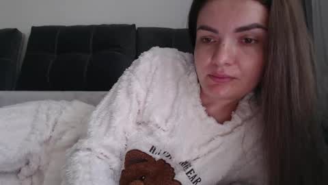 velvetmoon123 online show from June 5, 7:03 am