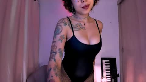 Snapshot of venus_azul chatting on October 21, 10:57 pm JulietaIndependent Model  venus azul online show from October 21, 10:57 pm