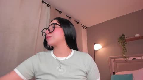 venus_reid online show from March 5, 10:00 am