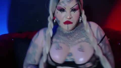 Snapshot of venus_rock chatting on October 16, 4:12 am Venus Ink online show from October 16, 4:12 am