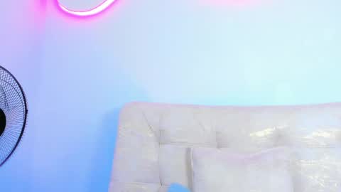 venus online show from April 30, 3:17 pm