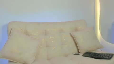 venus online show from April 28, 2:43 pm