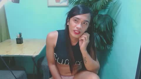 verhenia online show from December 2, 8:25 am