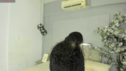 veronicacarper online show from April 3, 3:35 am