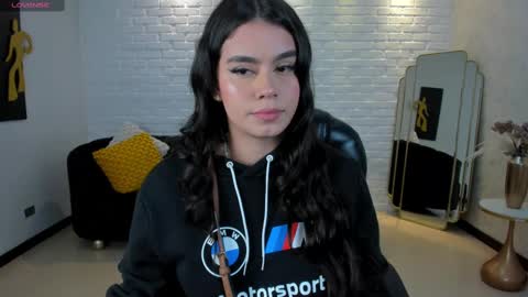 Snapshot of veronicacruz1 chatting on February 11, 3:18 am Vero online show from February 11, 3:18 am