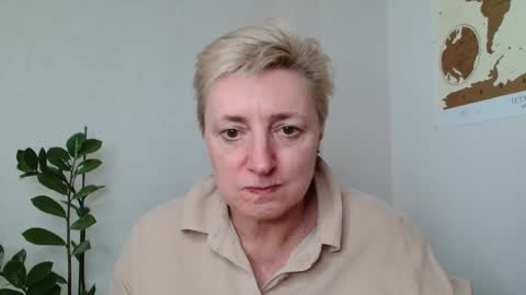 Snapshot of verony_ chatting on March 11, 11:55 am verony_ online show from March 11, 11:55 am