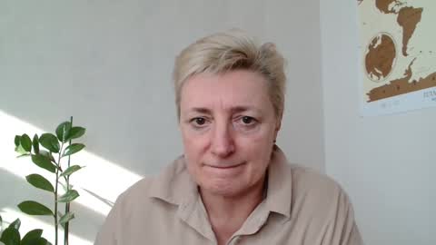 Snapshot of verony_ chatting on March 11, 8:52 am verony_ online show from March 11, 8:52 am