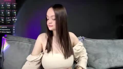 Esta online show from February 13, 4:43 pm