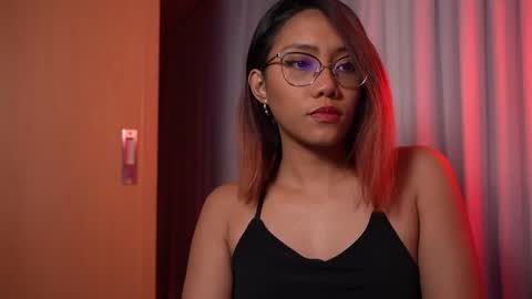 Vexa Nyx online show from May 21, 1:28 pm