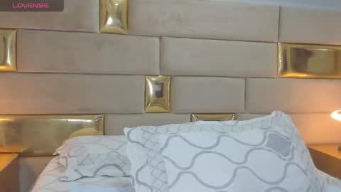 Vianca Vidal online show from April 16, 8:09 pm