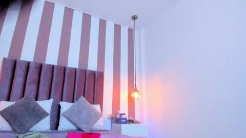 Ariana  online show from October 7, 3:08 pm