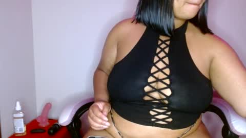 vibe_xxxo online show from June 14, 5:31 am