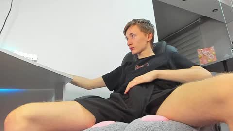 vibemygirl online show from February 4, 1:27 pm