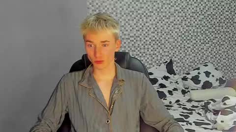 vibemygirl online show from September 18, 12:53 pm