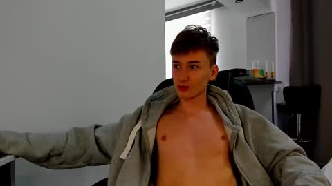 vibemygirl online show from March 11, 6:52 am