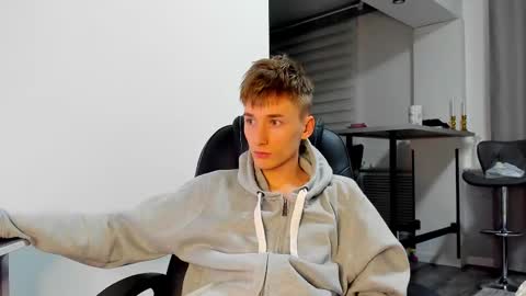 vibemygirl online show from March 5, 4:13 pm