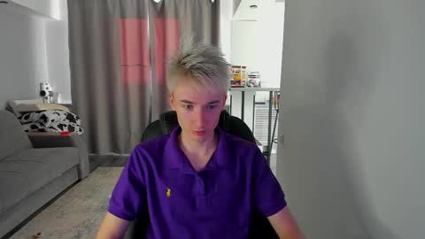 vibemygirl online show from September 20, 10:40 am