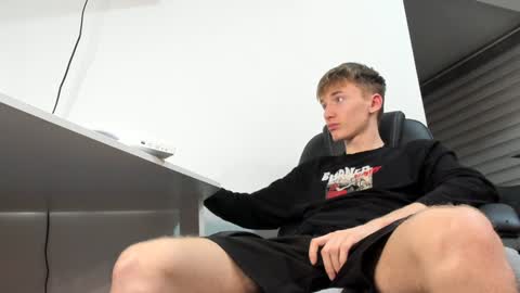 vibemygirl online show from December 23, 12:52 pm